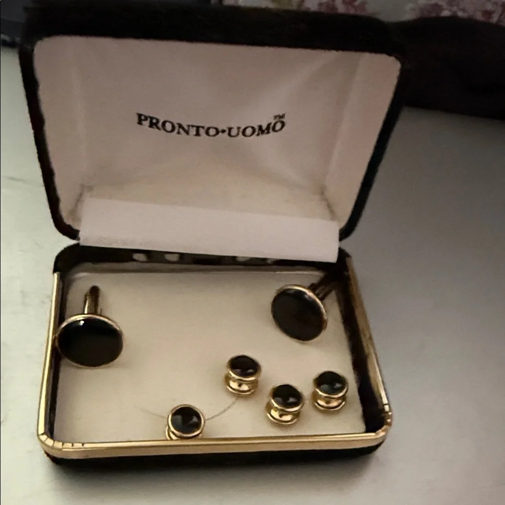 Pronto Uomo Gold and Black Cuff Links Set